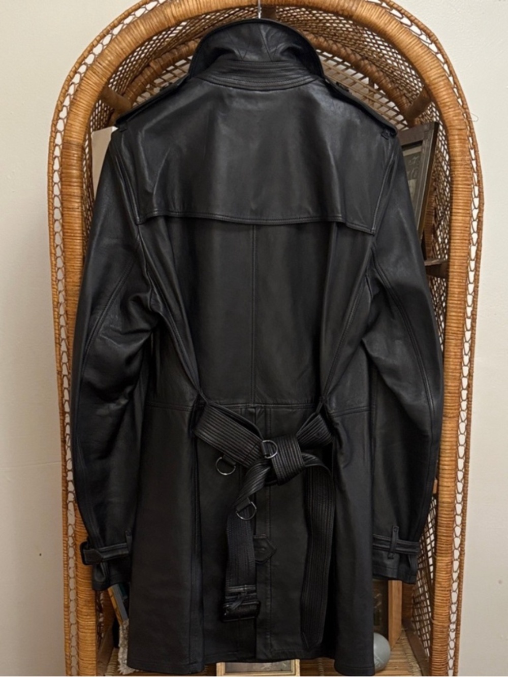 BURBERRY LONDON BRITTION BLACK LEATHER TRENCH COAT SIZE 50(M) - Picture 5 of 16
